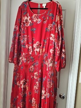 Ava & Viv Red Floral Pleated Midi Dress